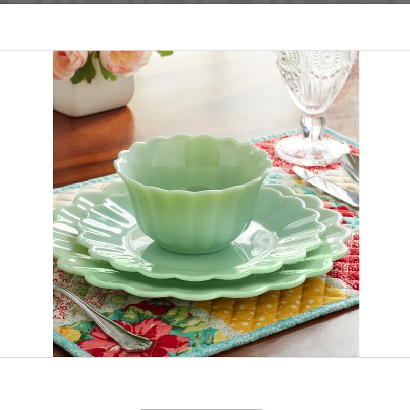 Timeless Beauty Jade Glass 3-Piece Dinnerware Set