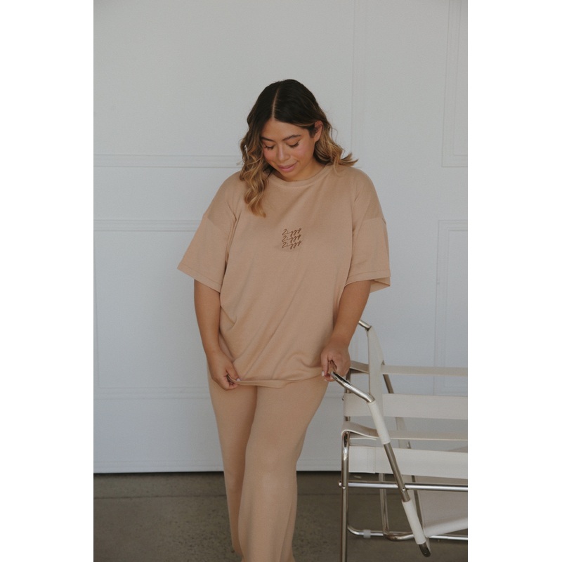 Ziggy Lou – Women’s Signature Tee | Pecan