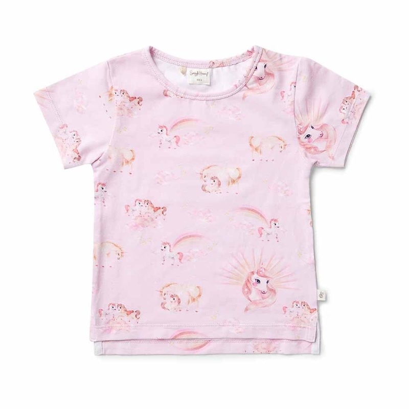 Snuggle Hunny – Organic T-Shirt | Unicorn