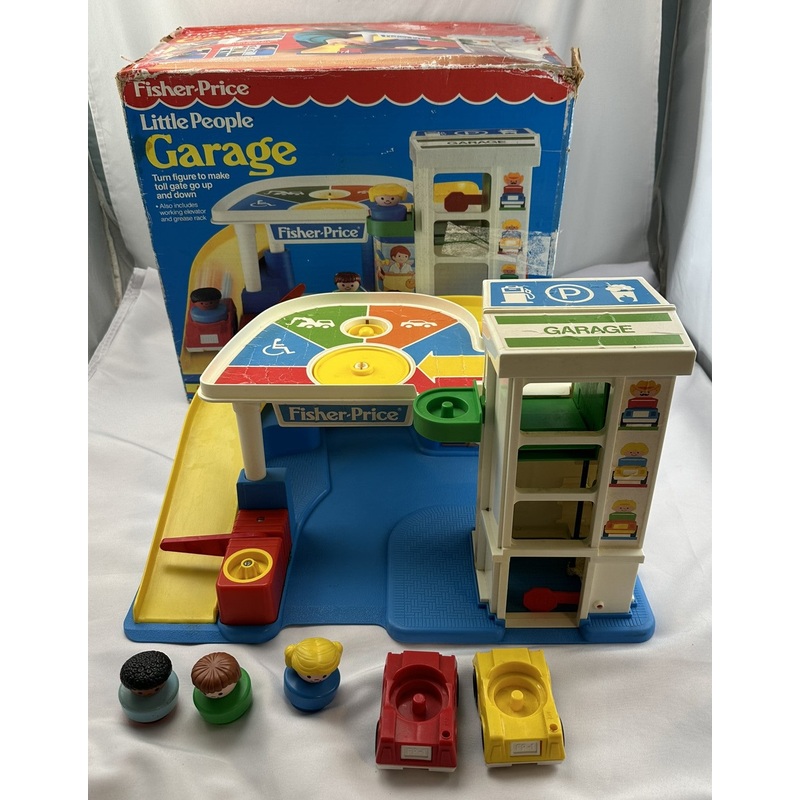 Fisher Price Little People Action Garage in Box – 1990 – Very Good Condition
