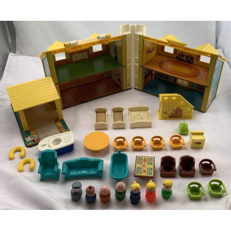 Fisher Price Little People Family Play House – 1969 – Very Good Condition