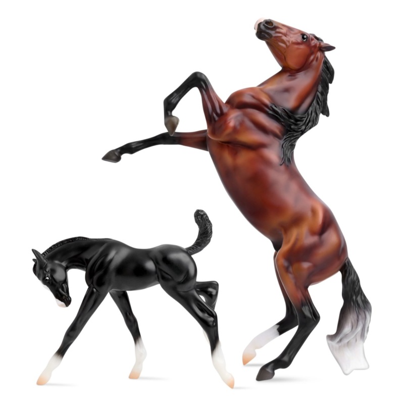 Breyer – 62227 | Freedom: Wild & Free Horse & Foal Set