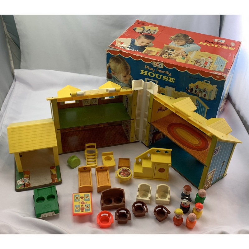 Fisher Price Little People Family Play House – 1969 – Great Condition