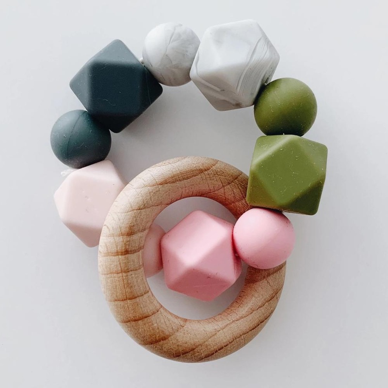 Sugar + Maple Silicone + Beechwood Teether Multi – Pink
