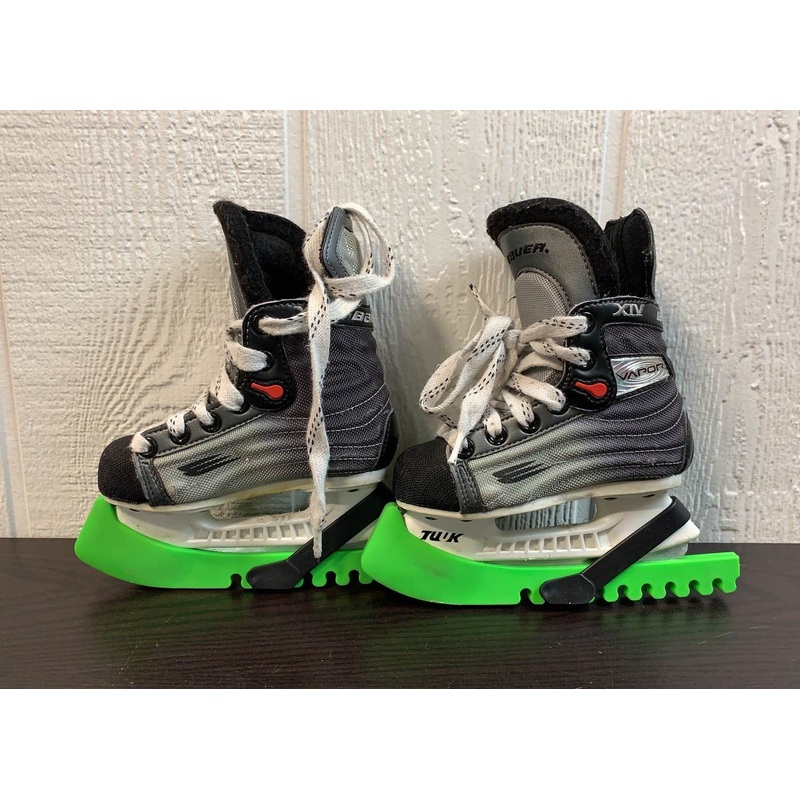 Bauer Hockey Skates Youth, Black, US Y09 / EU 27 with Blade Guards