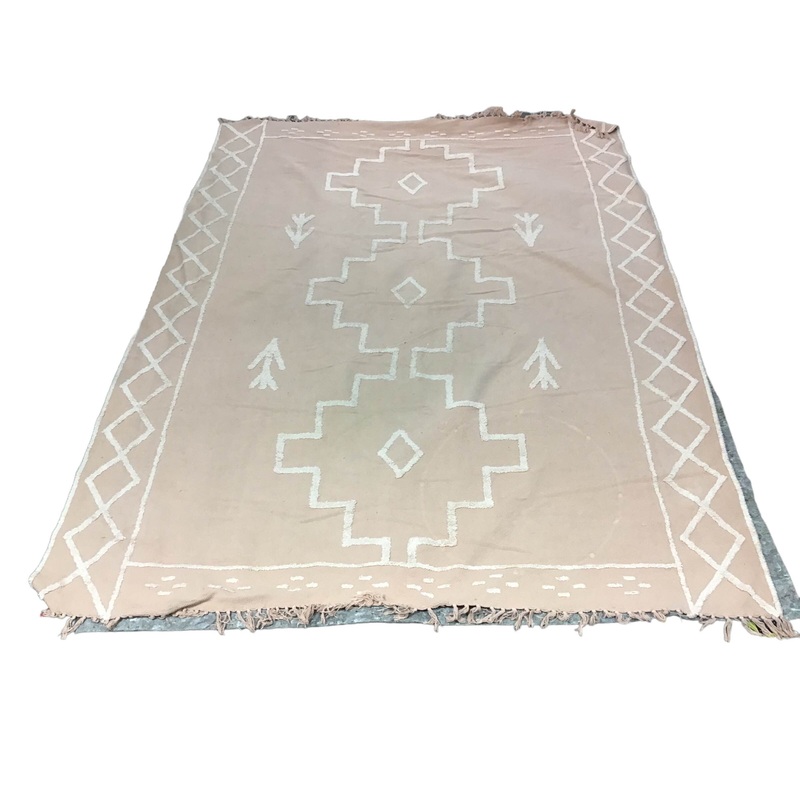 Urban Outfitters Home Area Rug, Isidora Hilo Tufted 106 x 78