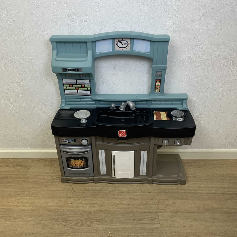 Step2 Best Chefs Kitchen Playset