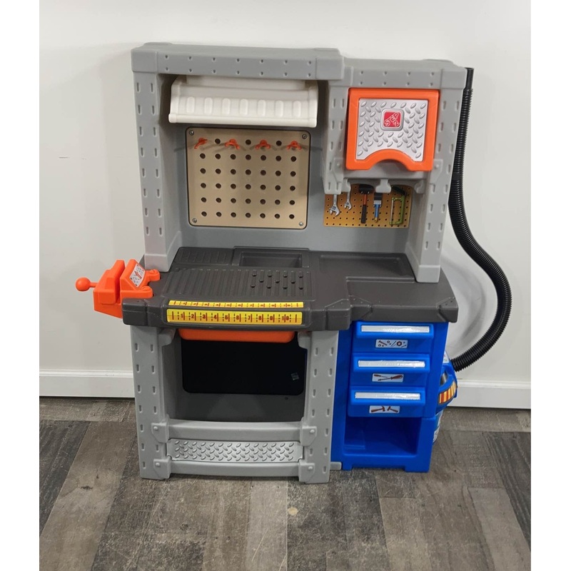 Step2 Deluxe Workshop