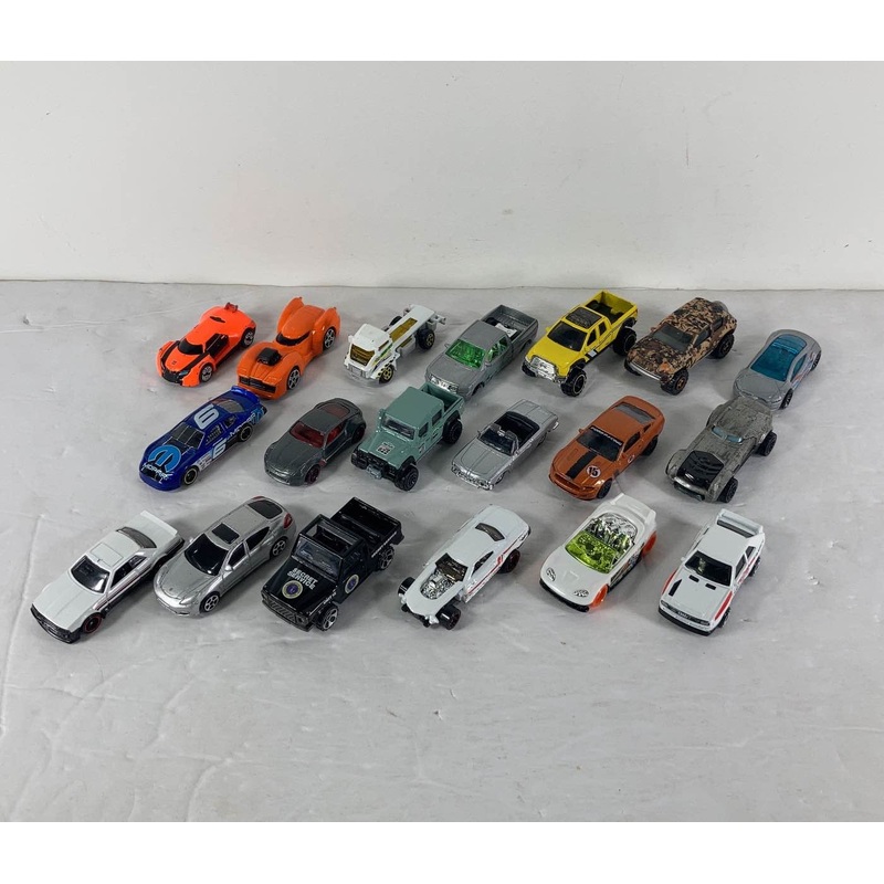 BUNDLE Hot Wheels Cars