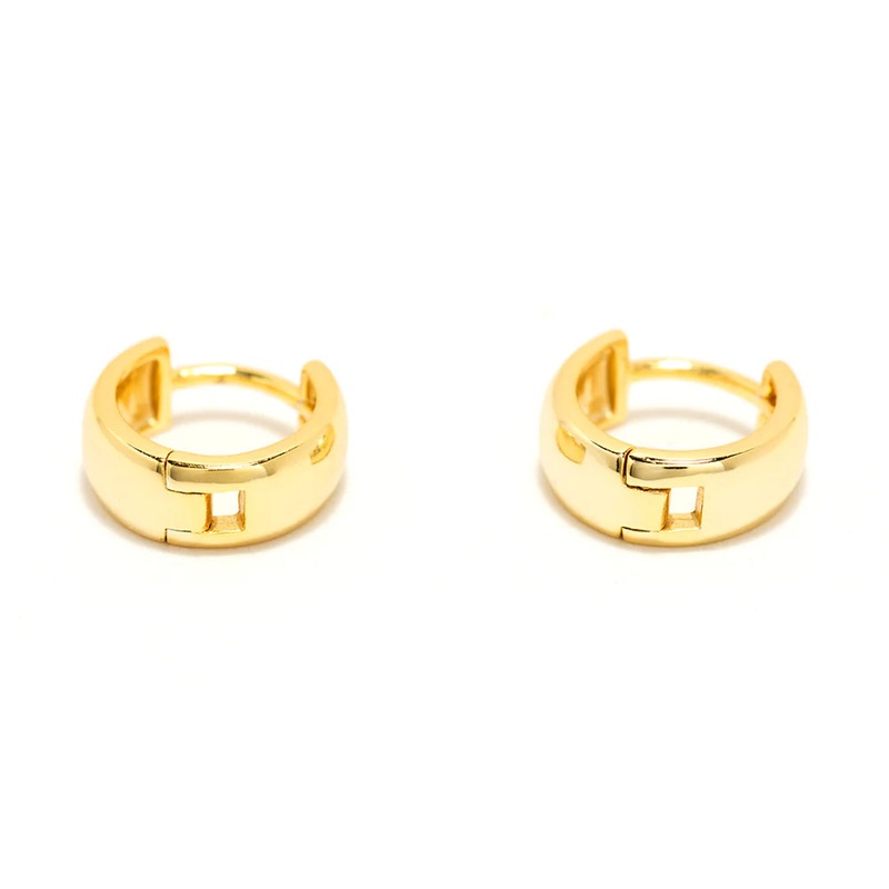 Bronwen Essential Huggie Hoops – Gold