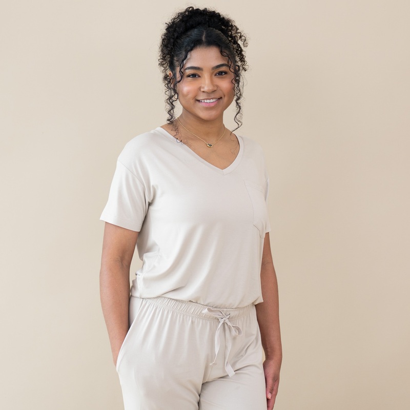 Womens Relaxed Fit V-Neck in Oat
